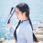 女生头像小清新 侧脸,展现青春魅力的独特视角”